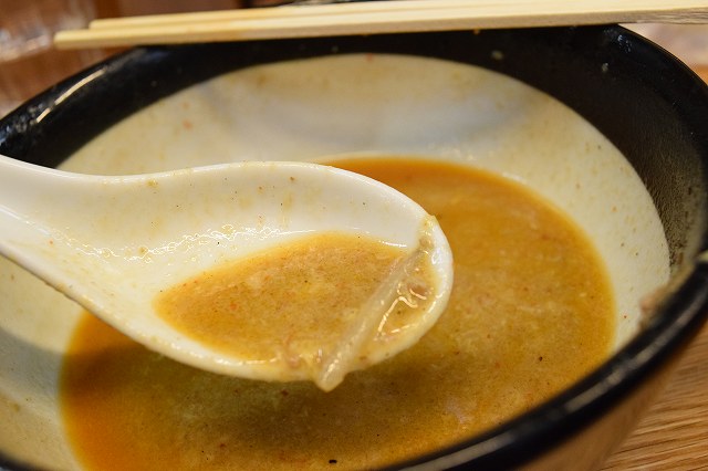 荻窪「味噌っ子 ふっく」担々麵のスープ